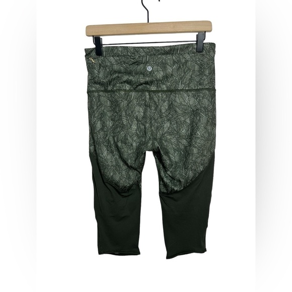 Lululemon Breezy Crop Jazzy Gator Full On Luxtreme Leggings Size 8 - Picture 4 of 9